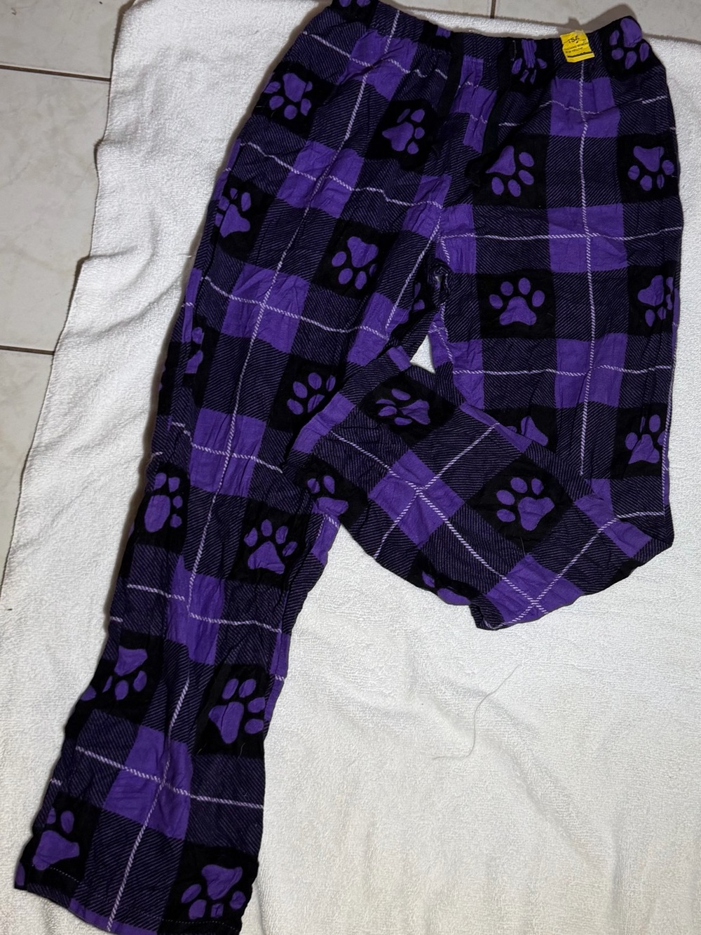 Women’s Purple Plaid Paw-Print Lounge Pants - Unknown Brand - Picture 2 of 5